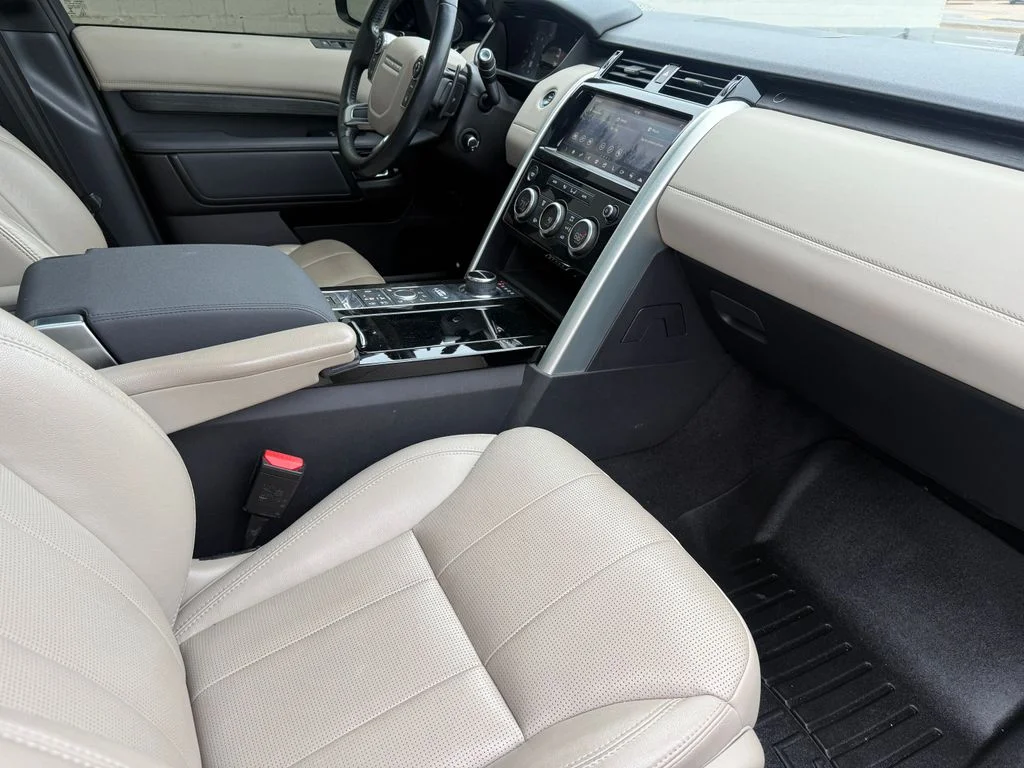 Used 2018 Black Land Rover HSE image 3