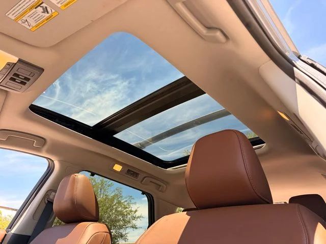Used 2025 Gray Nissan Platinum image 11