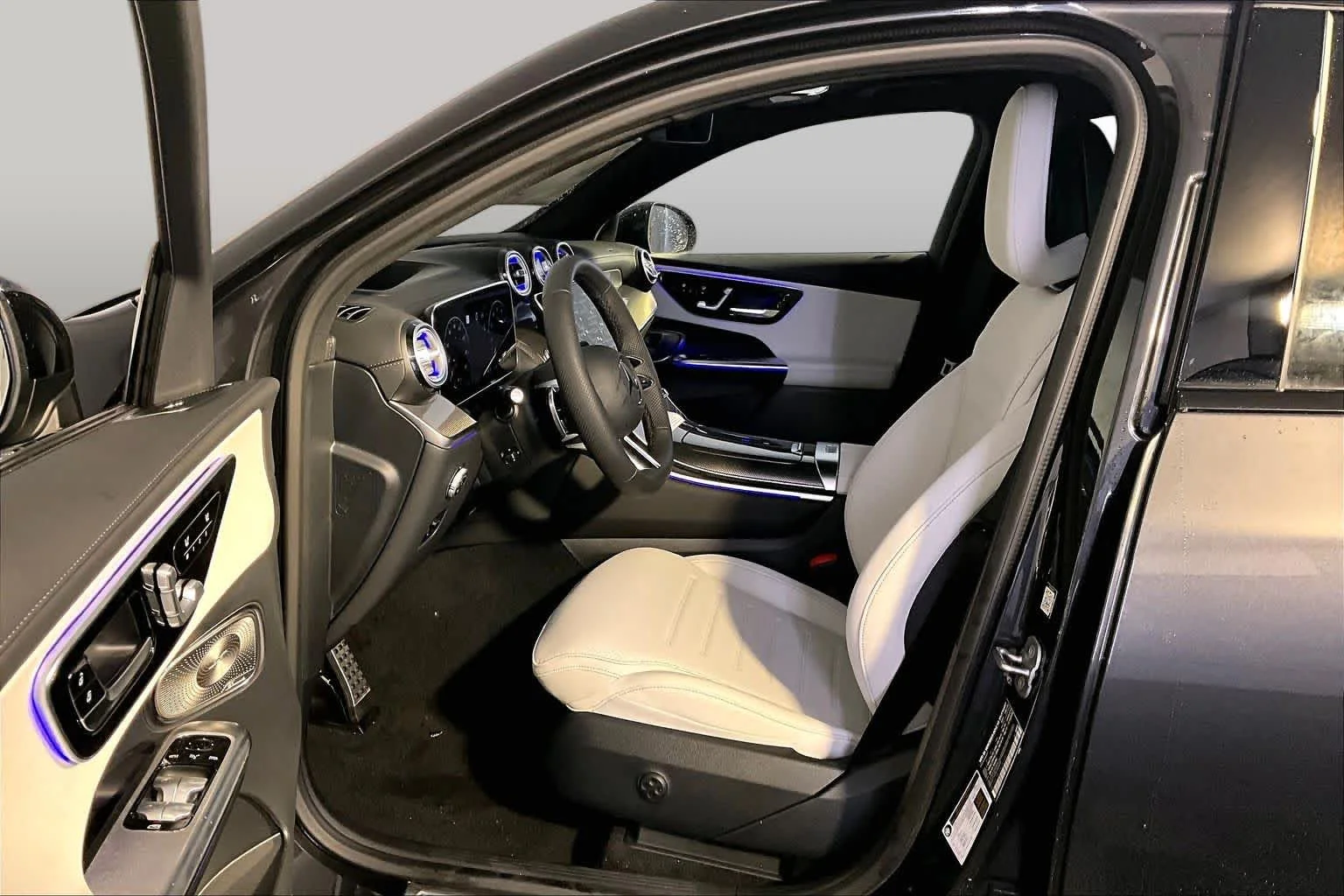 New 2027 Graphite Grey Metallic Mercedes-Benz GLC 300 image 13