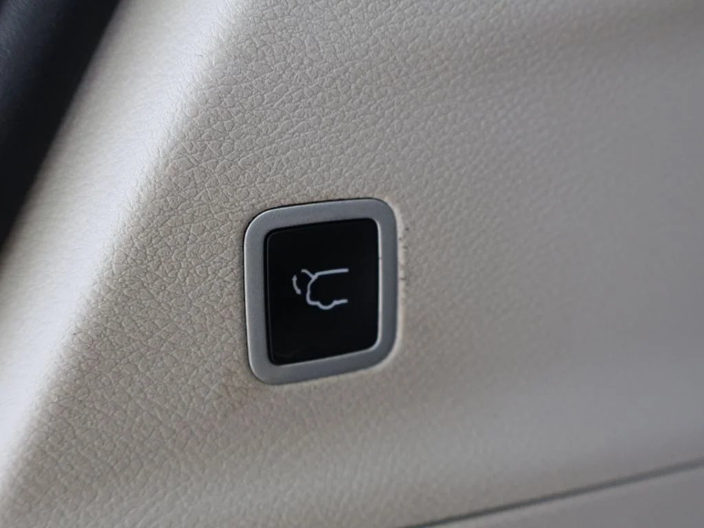 Used 2023 Black Chrysler Touring L image 52