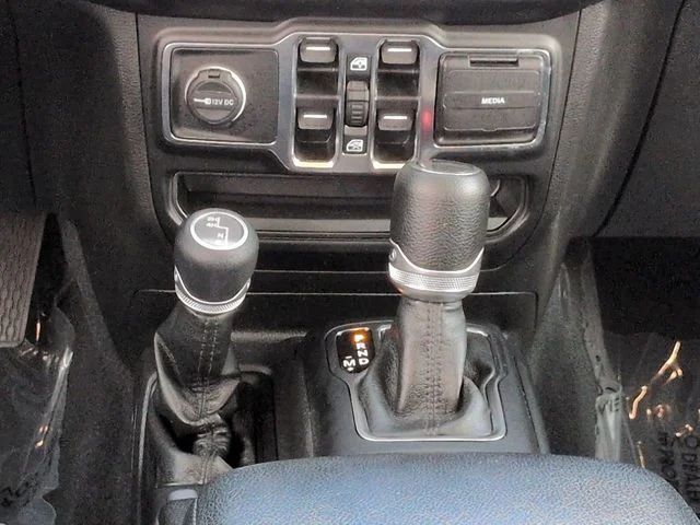 Used 2022 White Jeep Sport image 19