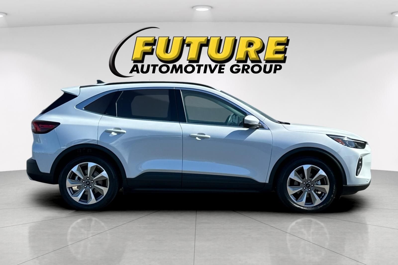 Used 2025 Silver Ford Platinum image 2