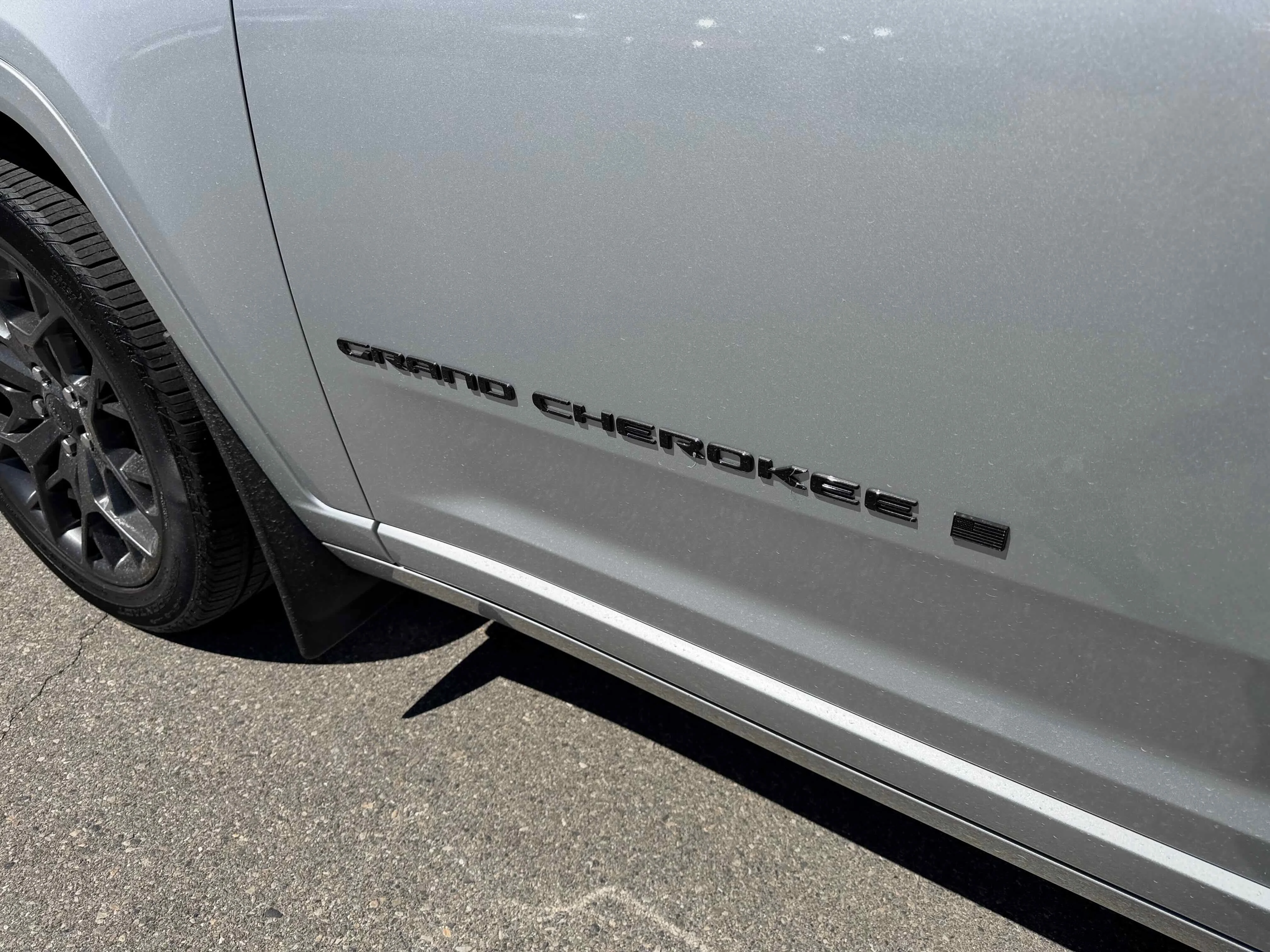 Used 2024 Silver Zynith Jeep Summit Reserve image 14