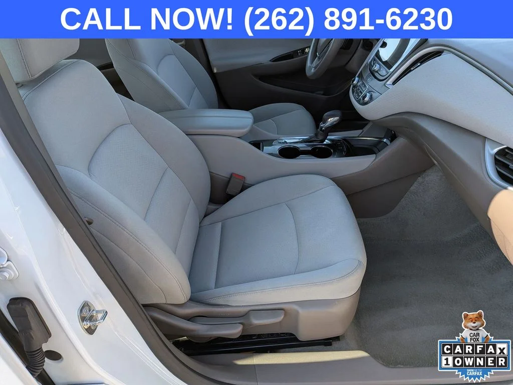 Used 2024 White Chevrolet LT image 28