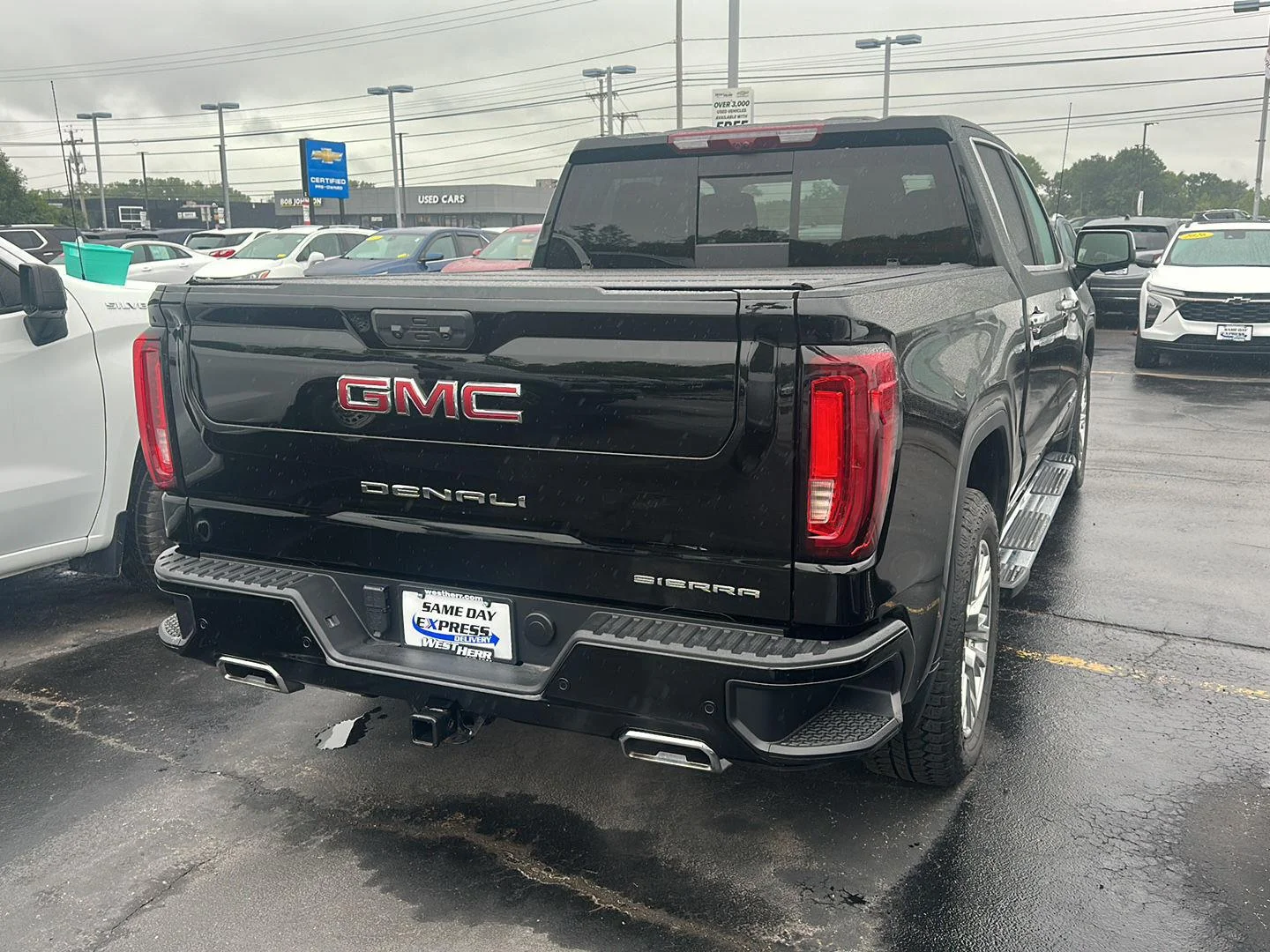 Used 2024 Onyx Black GMC Denali image 2