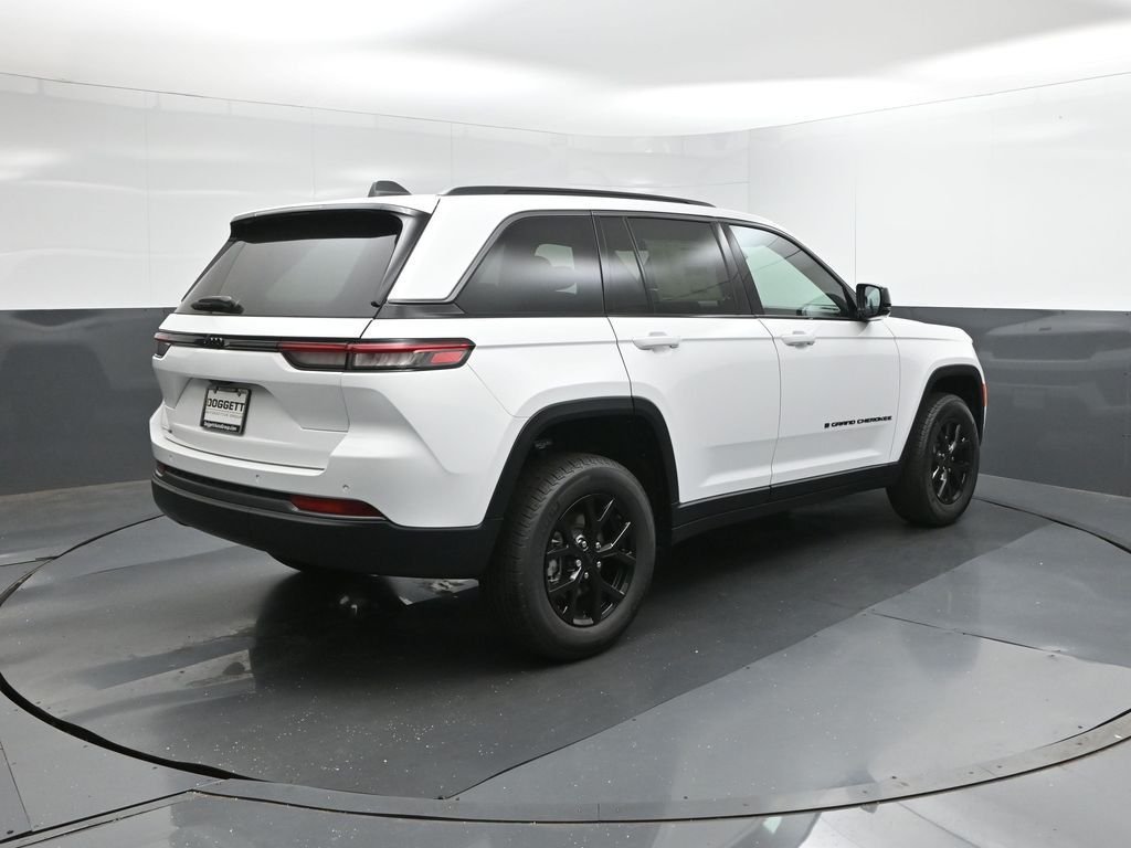 New 2026 Bright White Clear-Coat Exterior Paint Jeep Altitude image 8