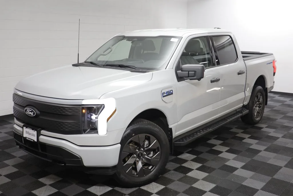 Used 2024 Ford F-150 Lightning XLT with VIN 1FTVW3LK3RWG00461 for sale in Naperville, IL