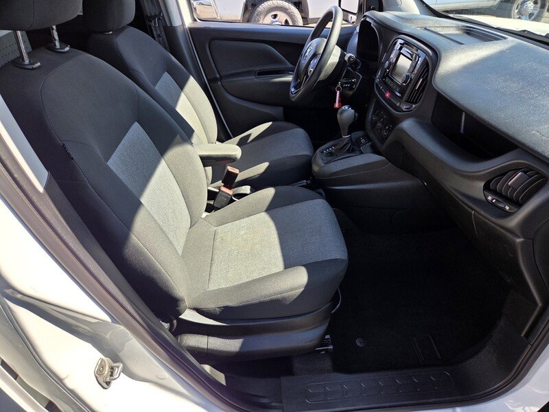Used 2022 White Ram Base image 20