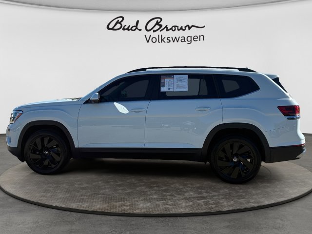 Certified 2024 Volkswagen Atlas SE w/Tech with VIN 1V2KR2CA6RC510152 for sale in Kansas City