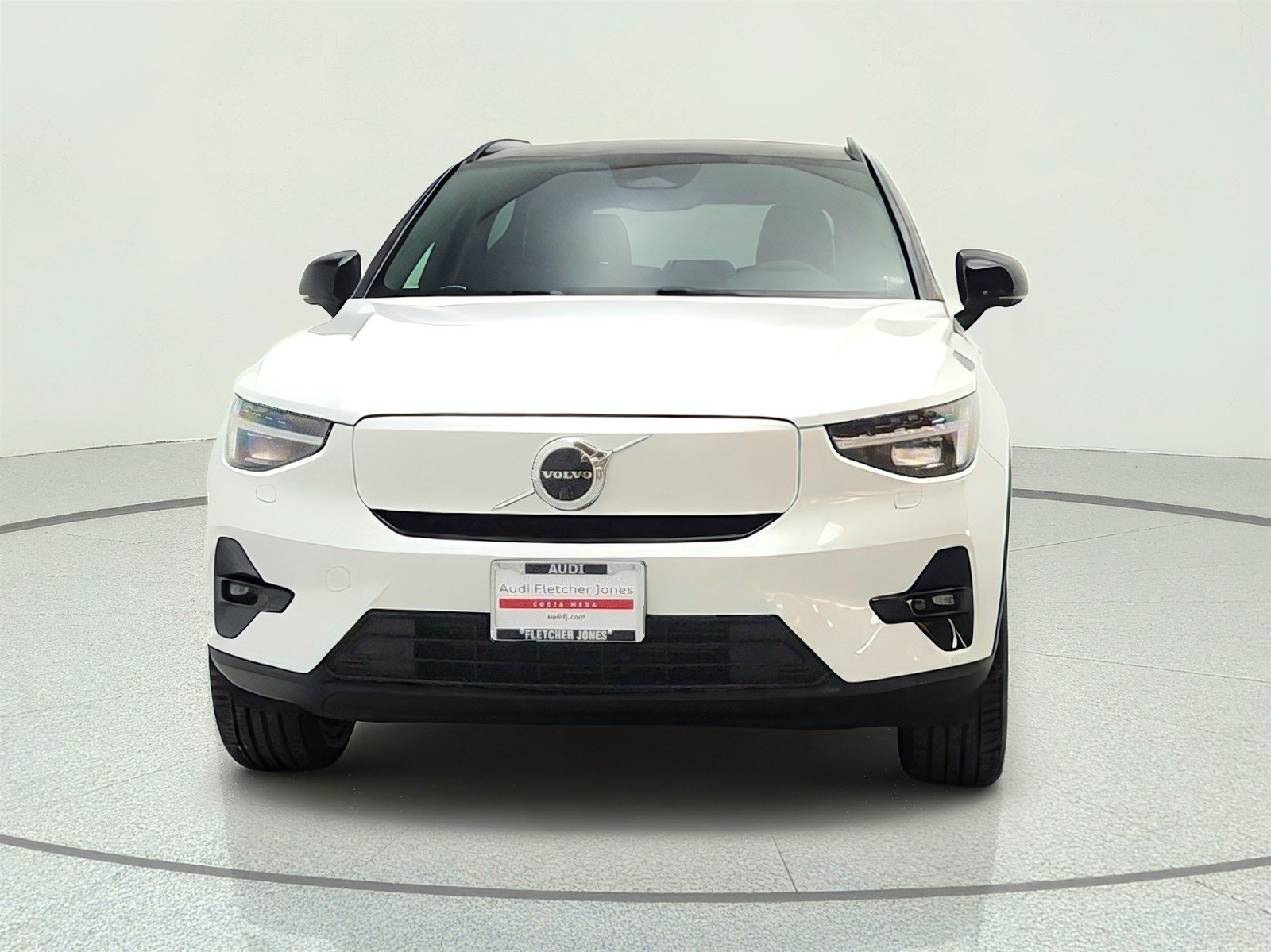 Used 2023 Crystal White Metallic Volvo Ultimate image 2