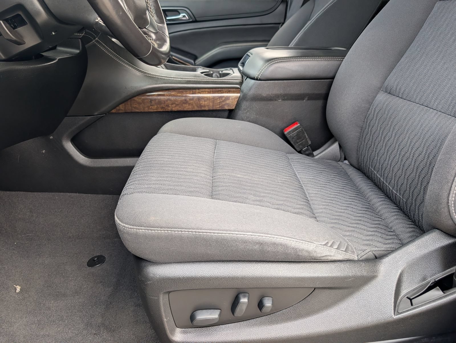Used 2020 SHADOW GRAY METALLIC Chevrolet LS image 15