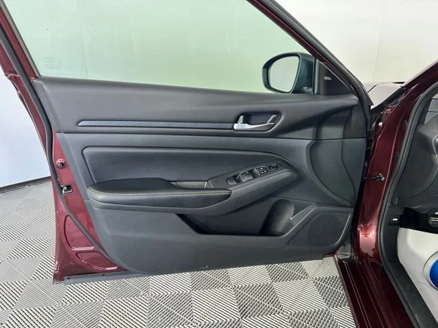 Used 2025  Nissan 2.5 SV image 15