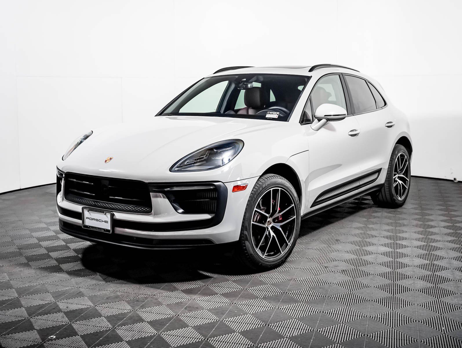 2023 Porsche Macan