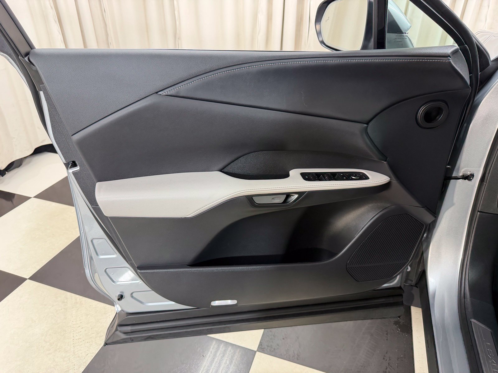 Used 2025 Silver Lexus 350h Premium image 30