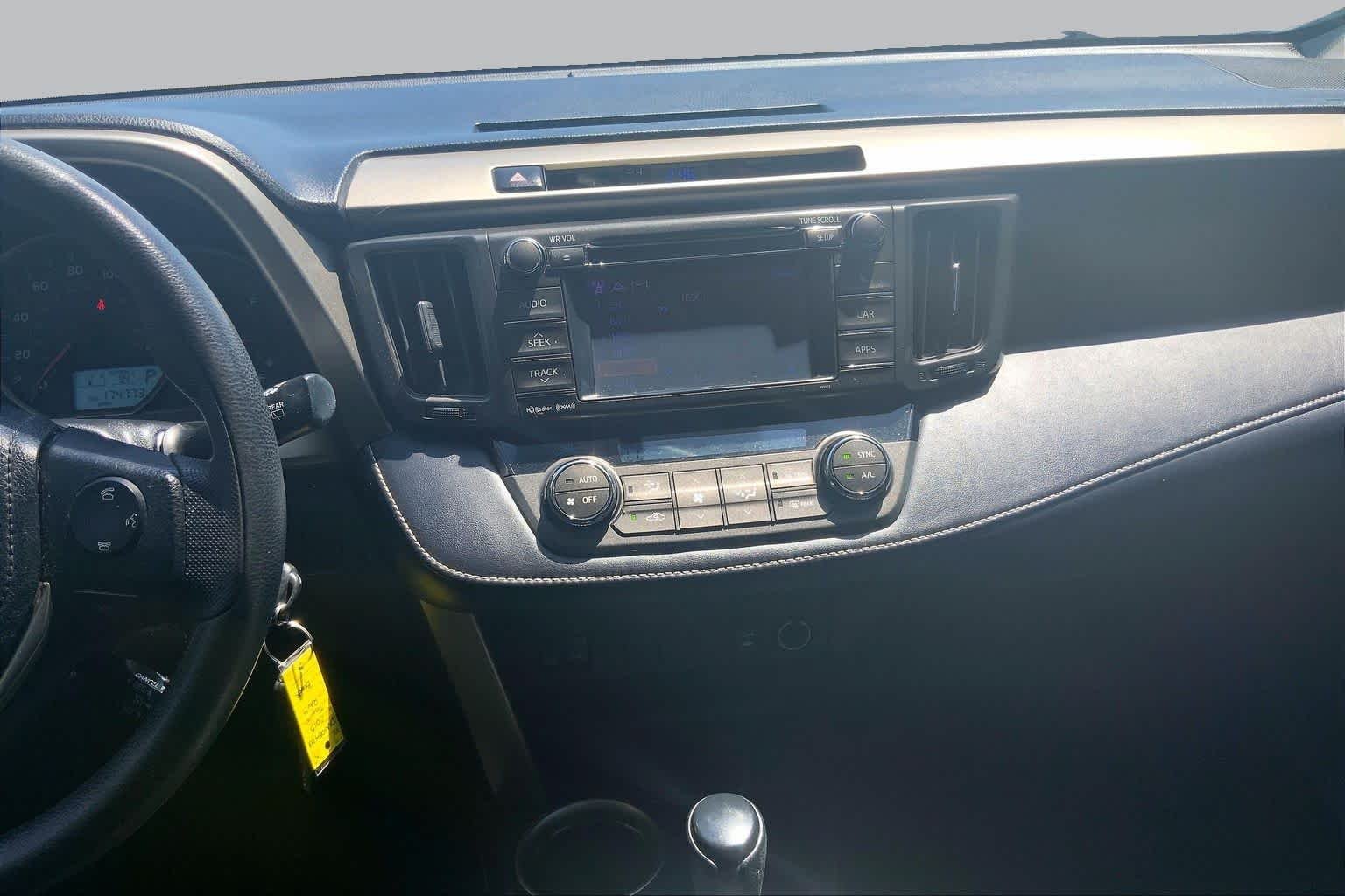 Used 2013 Black Toyota XLE image 6