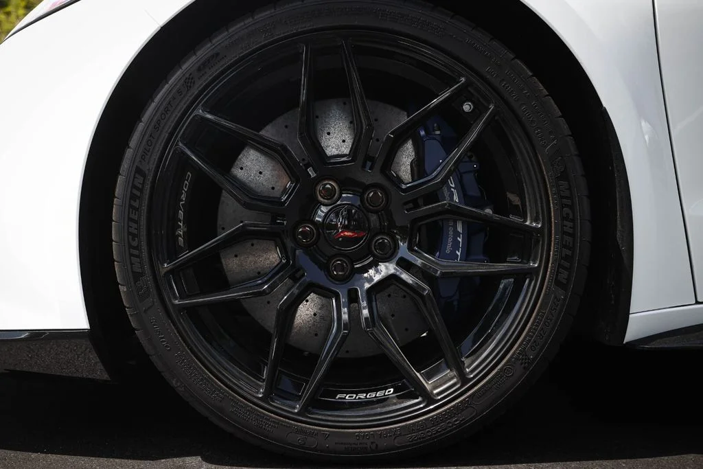 Used 2026 Arctic White Chevrolet Z06 image 15