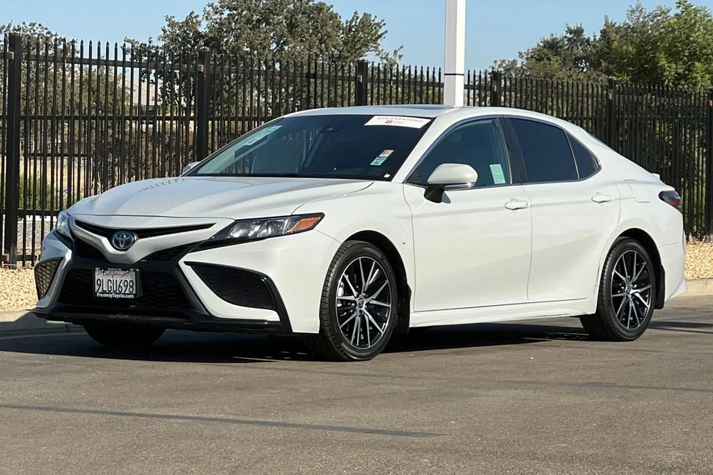 Certified Used 2024 White Toyota SE image 10