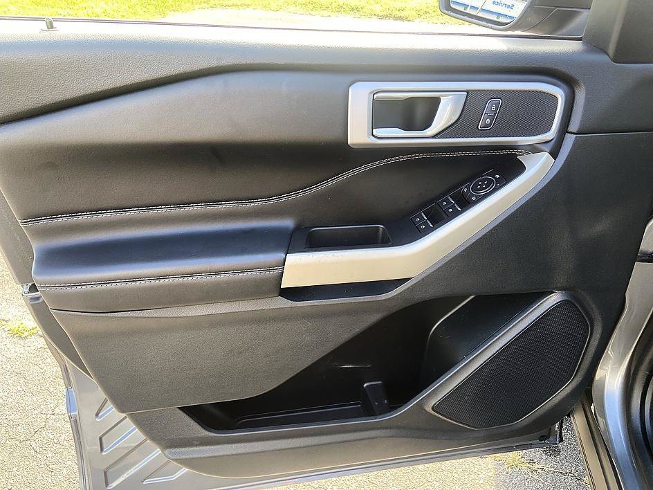 Used 2022 Gray Metallic Ford XLT image 10