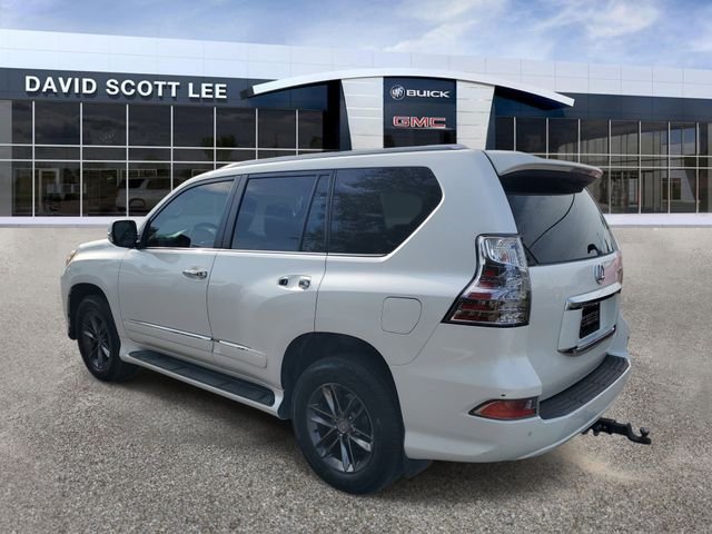 Used 2016 White Lexus 460 image 3