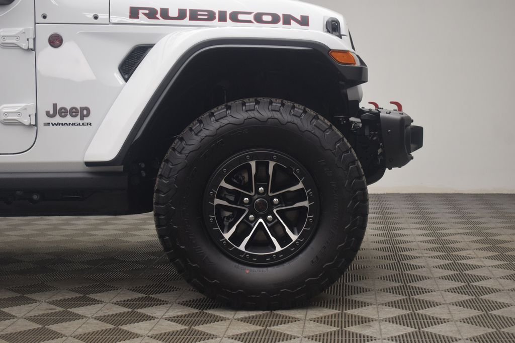 New 2026 Bright White Clear-Coat Exterior Paint Jeep Rubicon X image 9