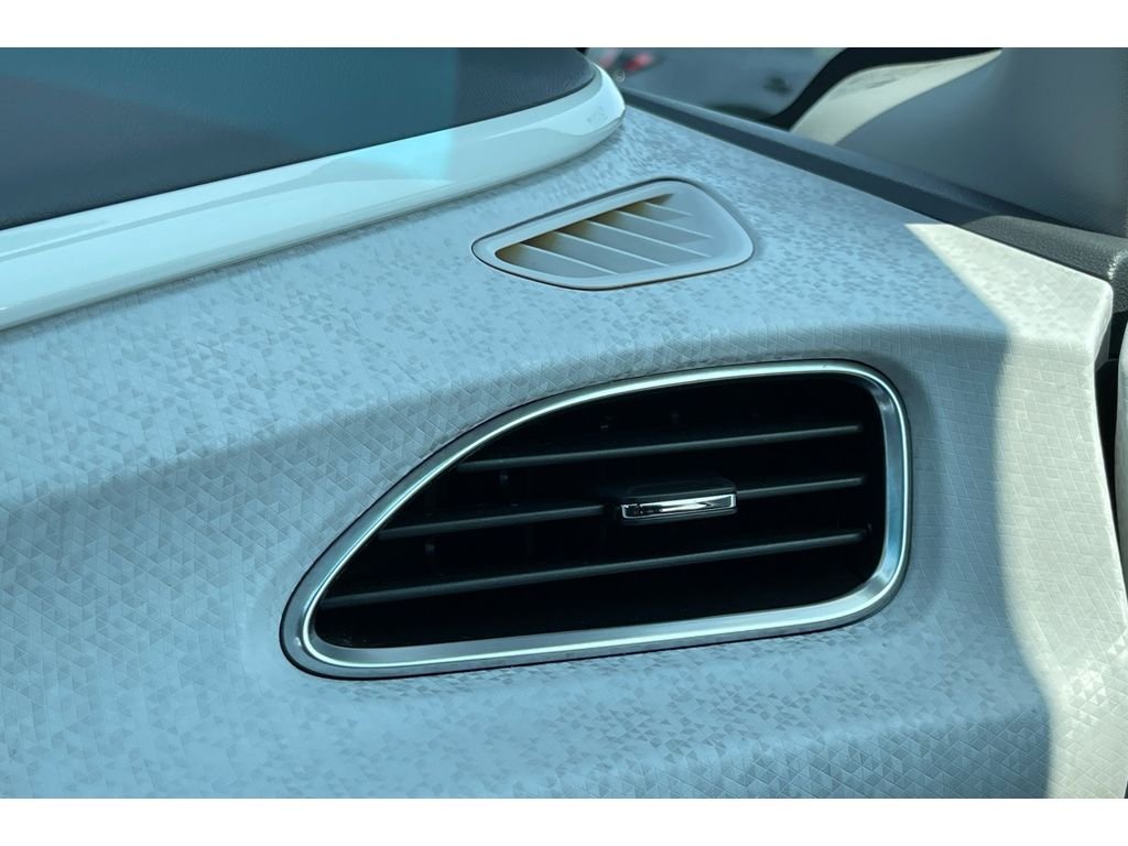 Used 2017 Silver Ice Metallic Chevrolet Premier image 29