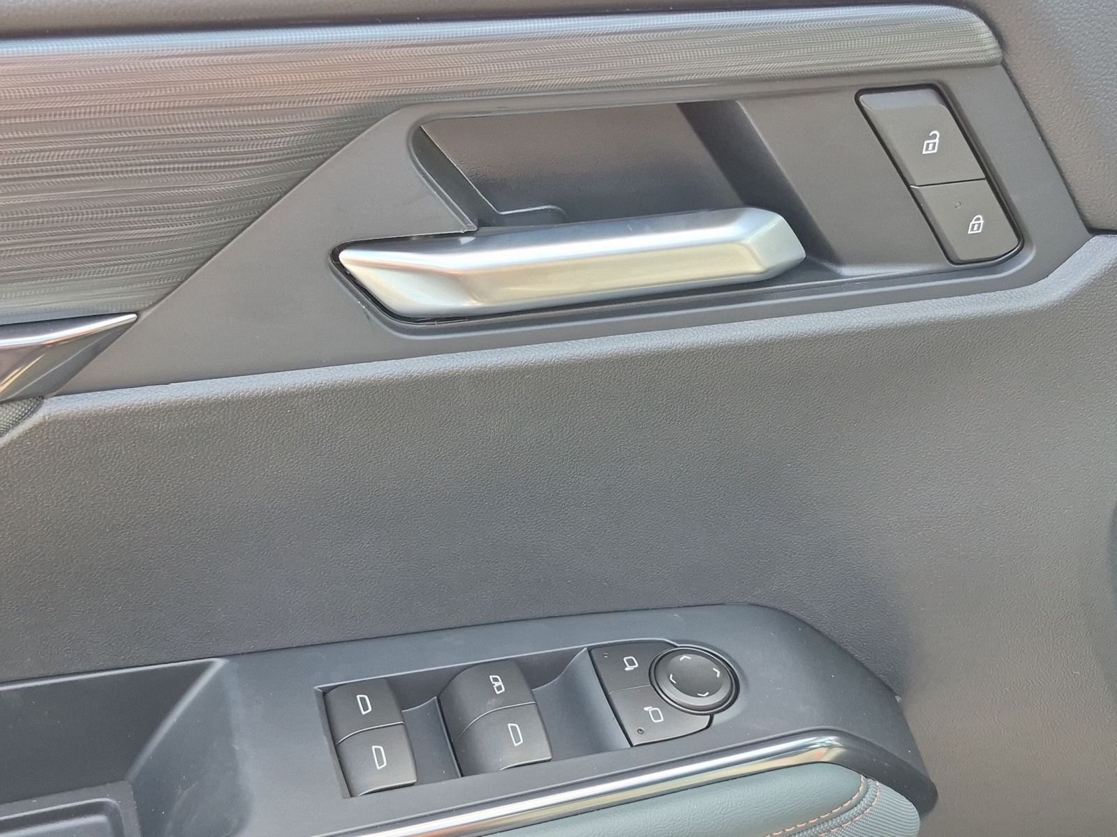 2026 GMC Acadia AT4 - Photo 23