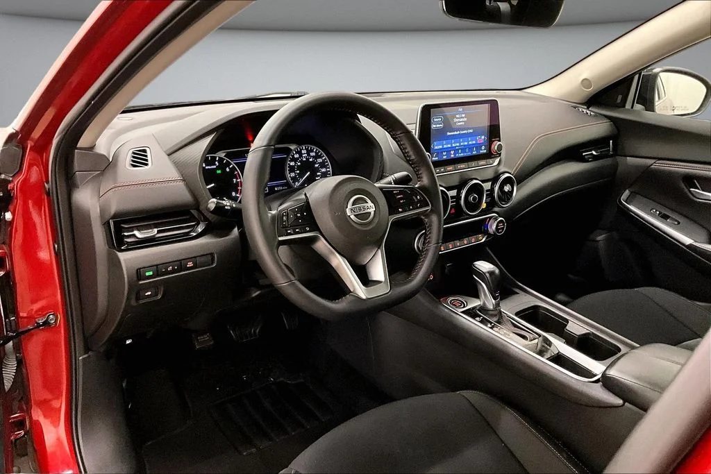 Used 2023 Red Nissan SR image 17