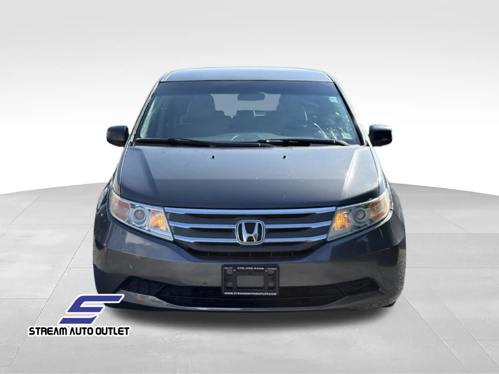 Used 2013 Gray Honda LX image 2