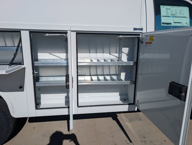 New 2025 Summit White Chevrolet 1WT image 4