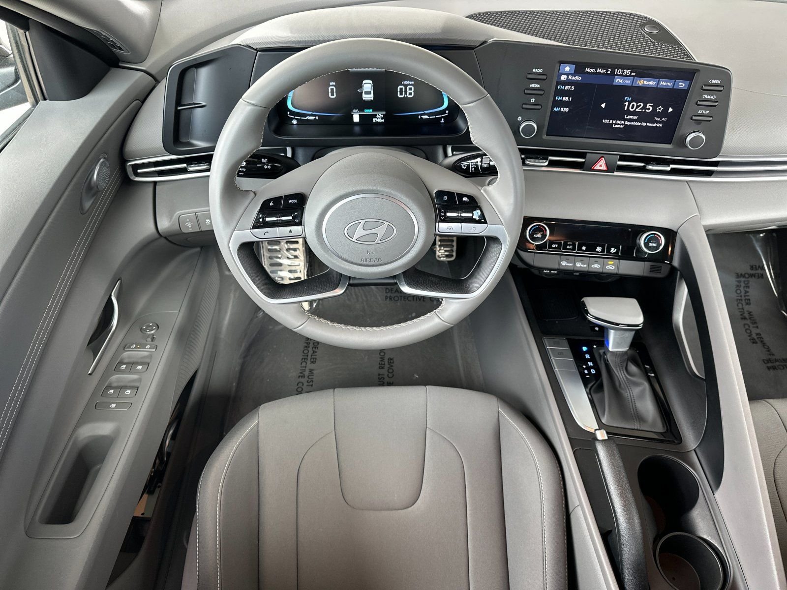 Used 2025 Gray Hyundai SEL Sport image 13