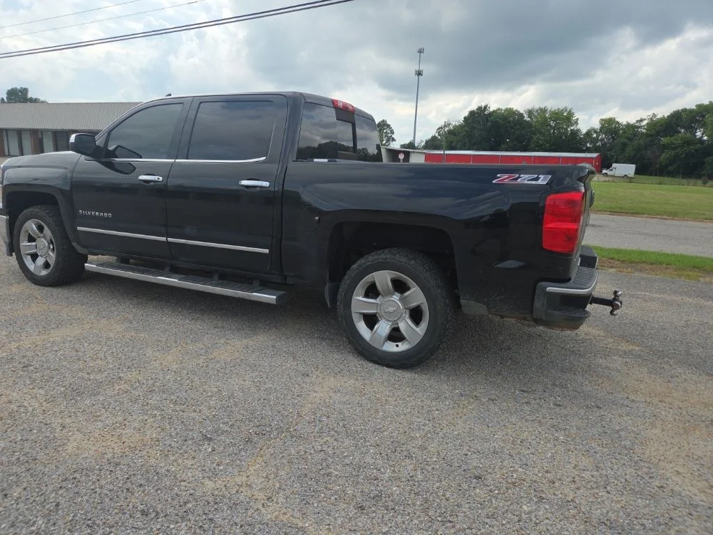Used 2015 Black Chevrolet LTZ image 8