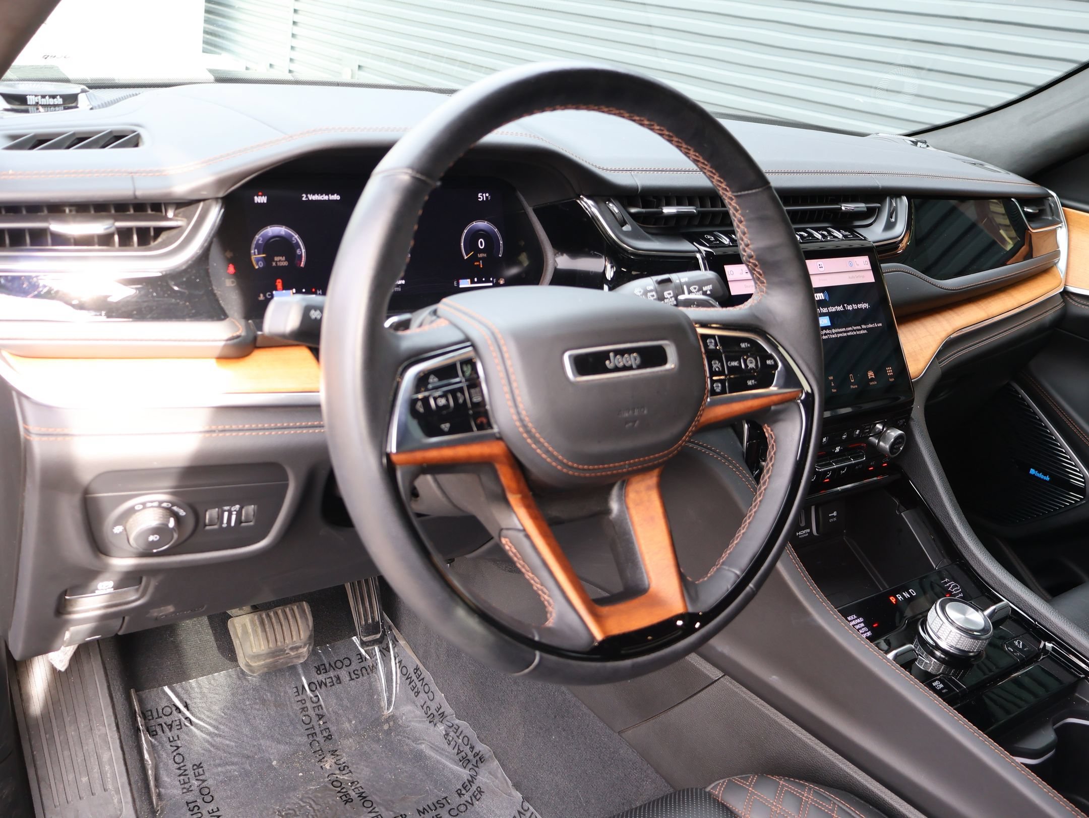 Used 2023 Diamond Black Crystal Pearlcoat Jeep Summit Reserve image 12