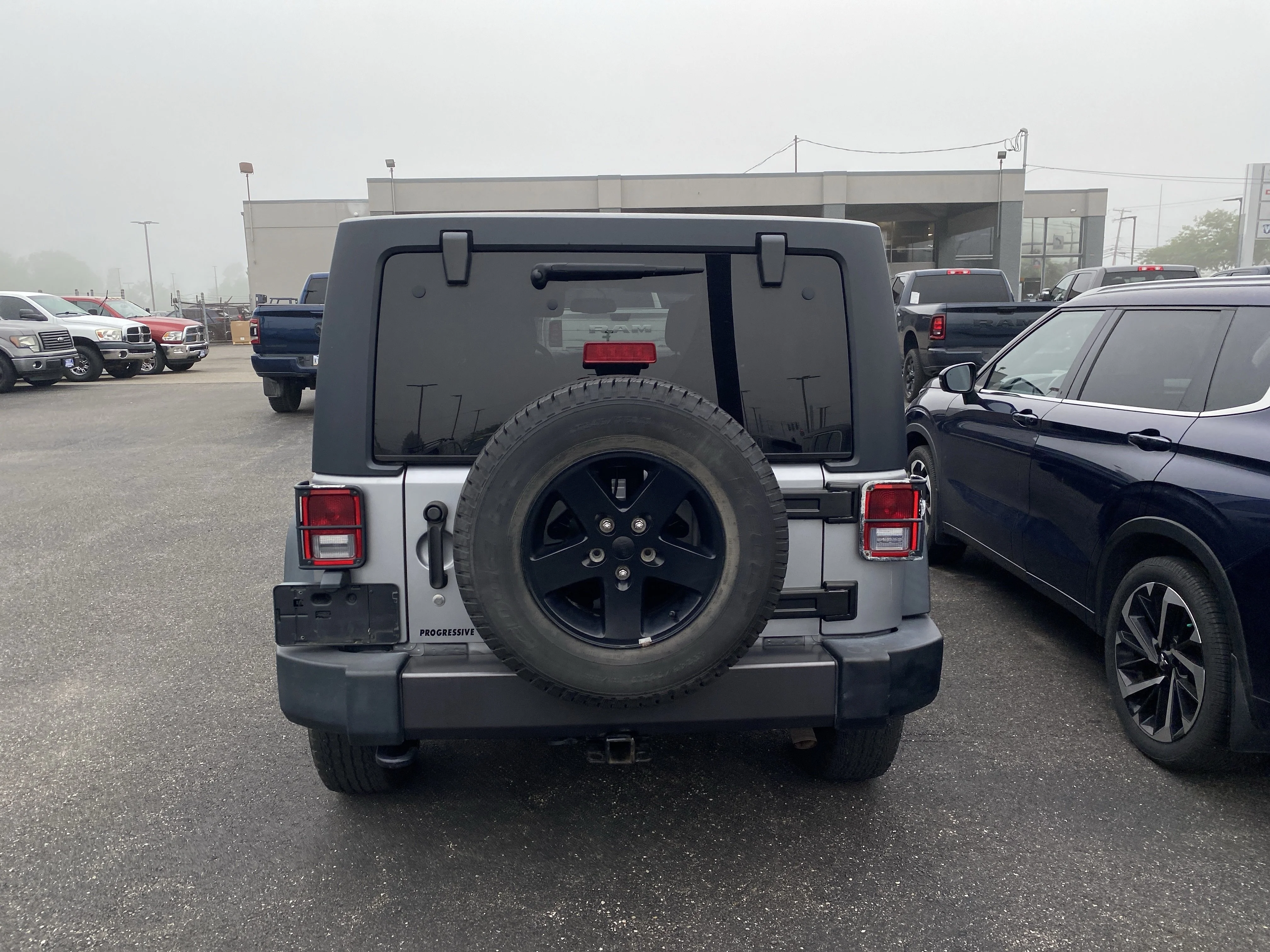 Used 2016 Billet Silver Metallic Clearcoat Jeep  image 3