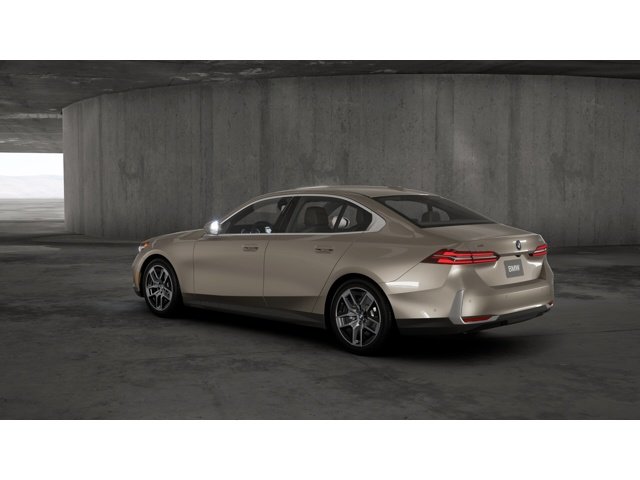 New 2027 Oxide Grey Metallic BMW 530i xDrive image 2