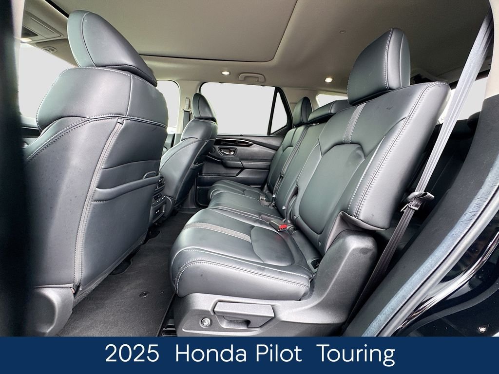 Used 2025  Honda Touring image 34