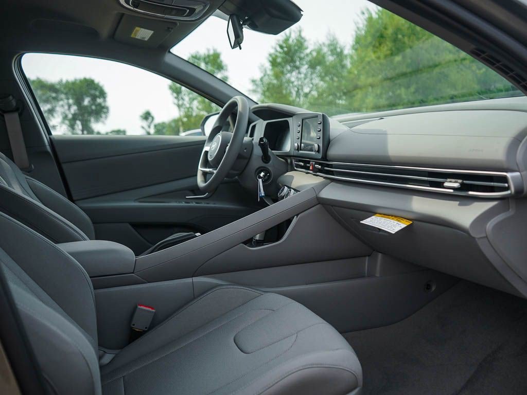 New 2026 Amazon Gray Hyundai SE Sedan FWD image 9