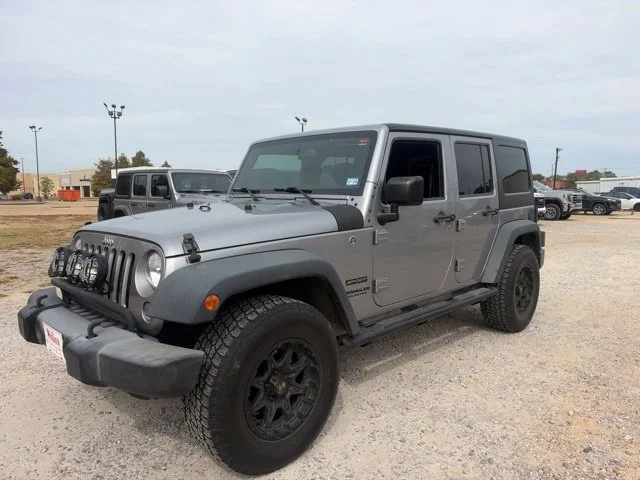 Used 2016 Silver Jeep Unlimited Sport image 5