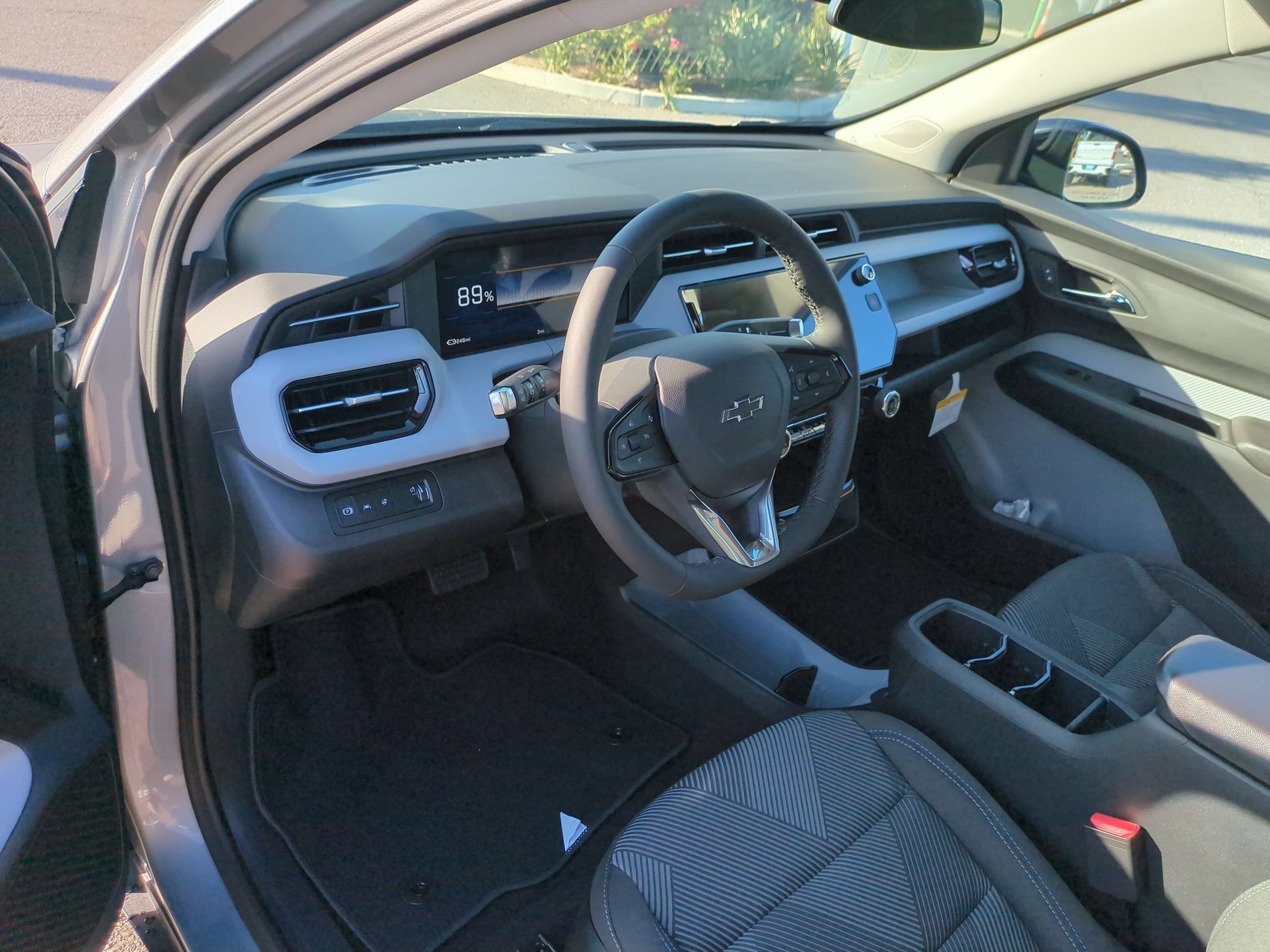 2027 Chevrolet Bolt LT - Photo 10