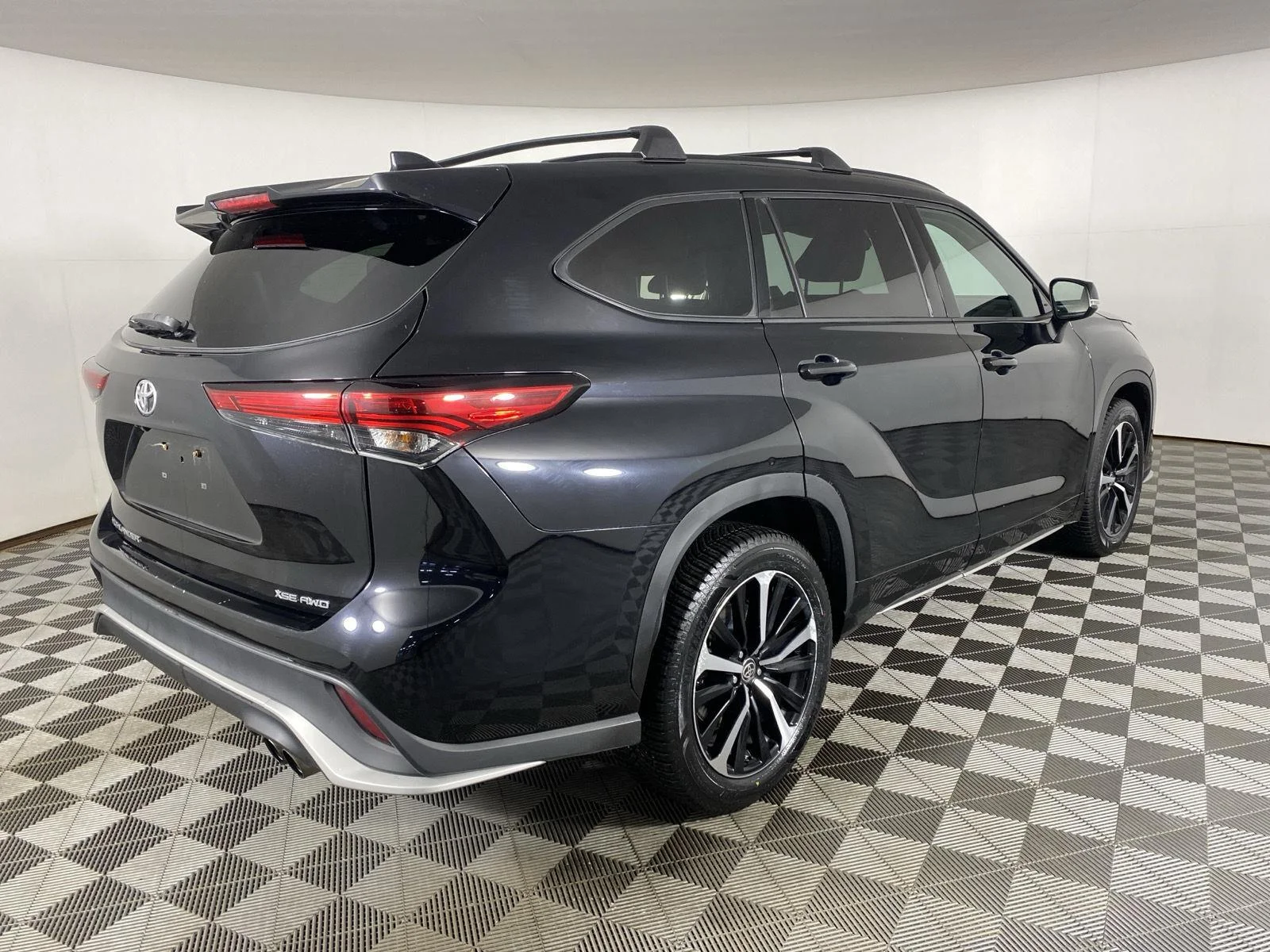 Used 2021 Midnight Black Metallic Toyota XSE image 17