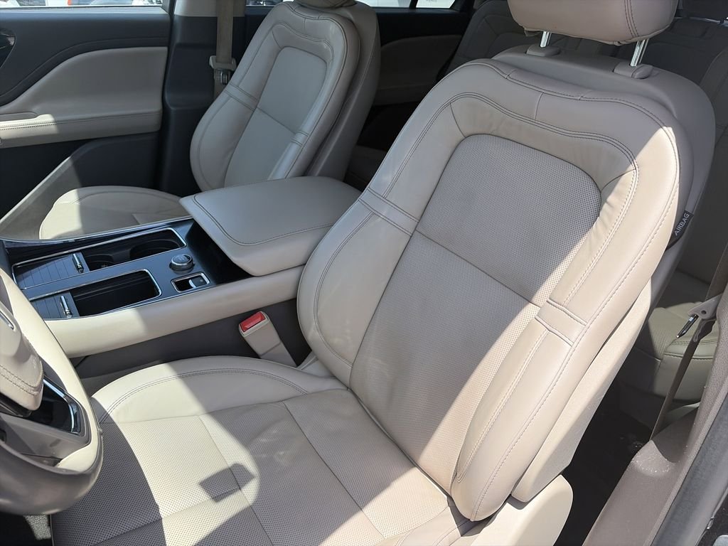 Used 2023 Black Lincoln Reserve image 11