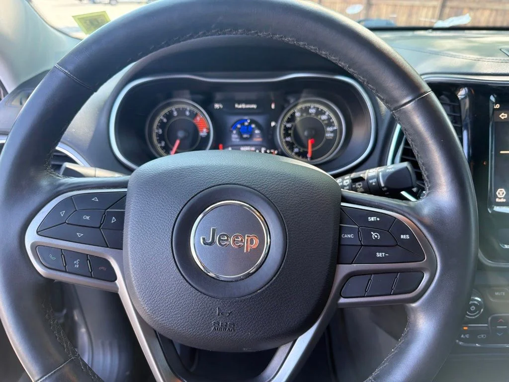 Used 2019 Gray Jeep Limited image 30