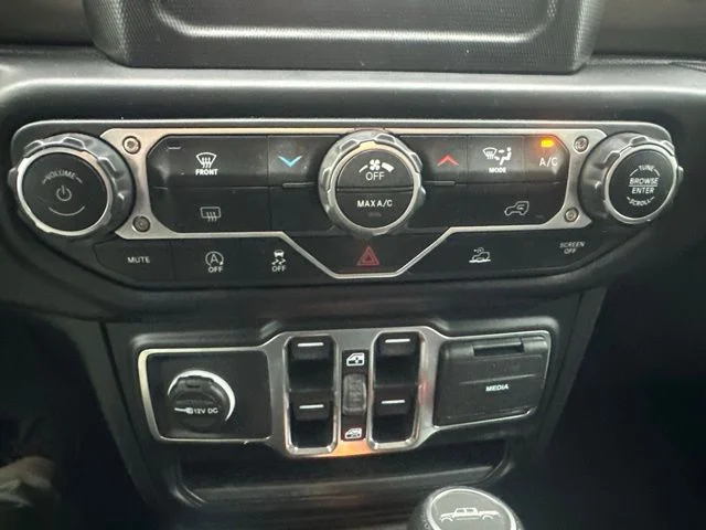 Used 2023 White Jeep Sport S image 25