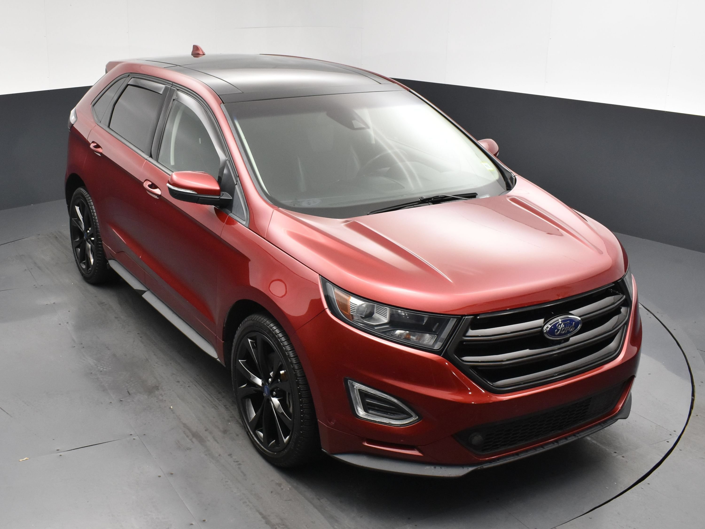 Used 2016 Red Ford Sport image 15