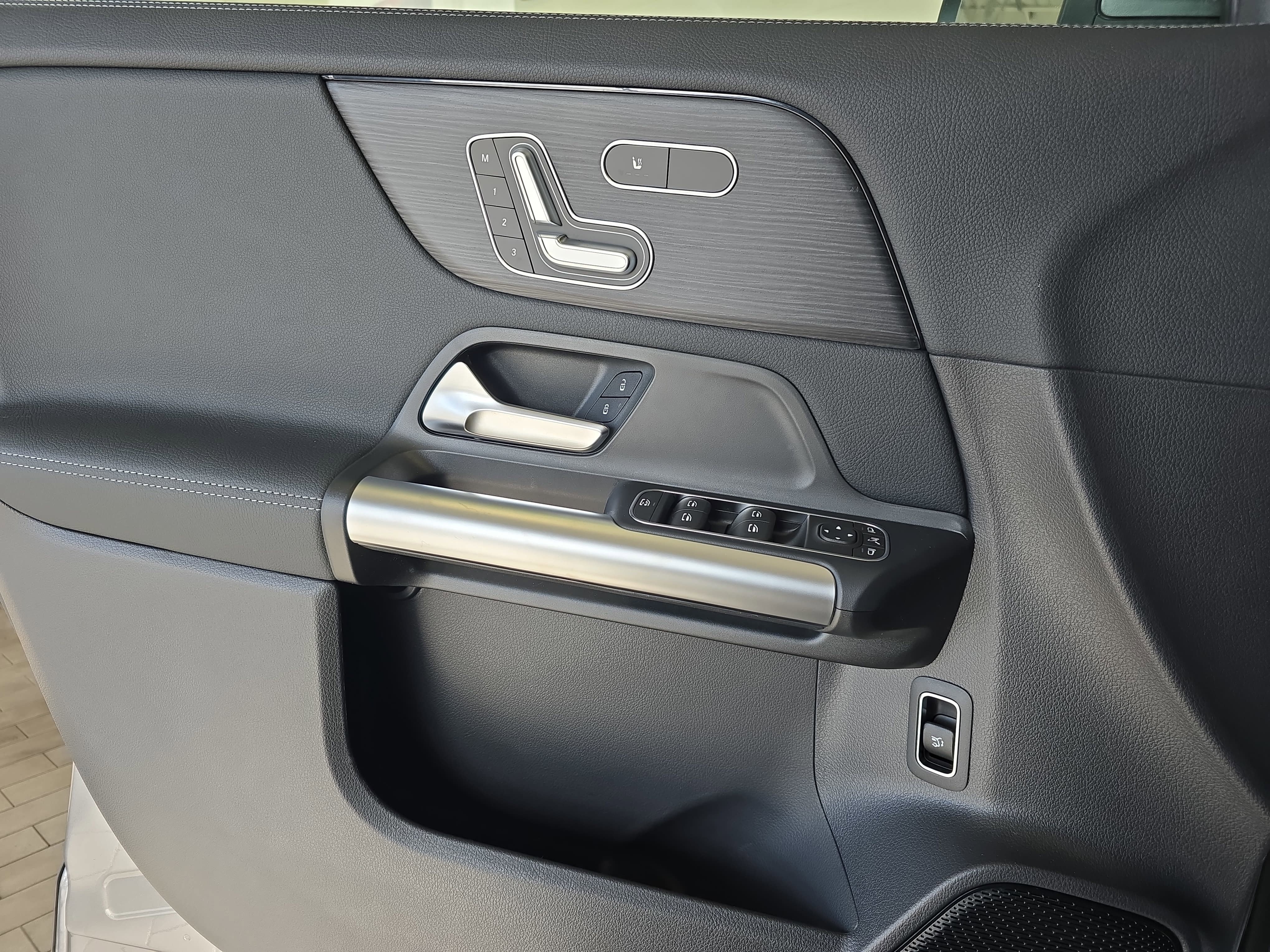 New 2026 Mountain Grey Metallic Mercedes-Benz GLA250 image 27