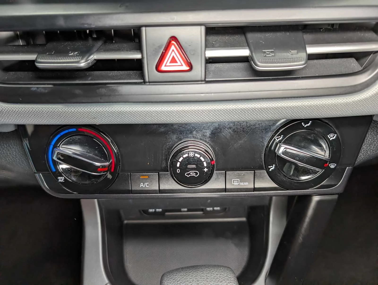 Certified Used 2024 Neptune Blue Kia LX image 30