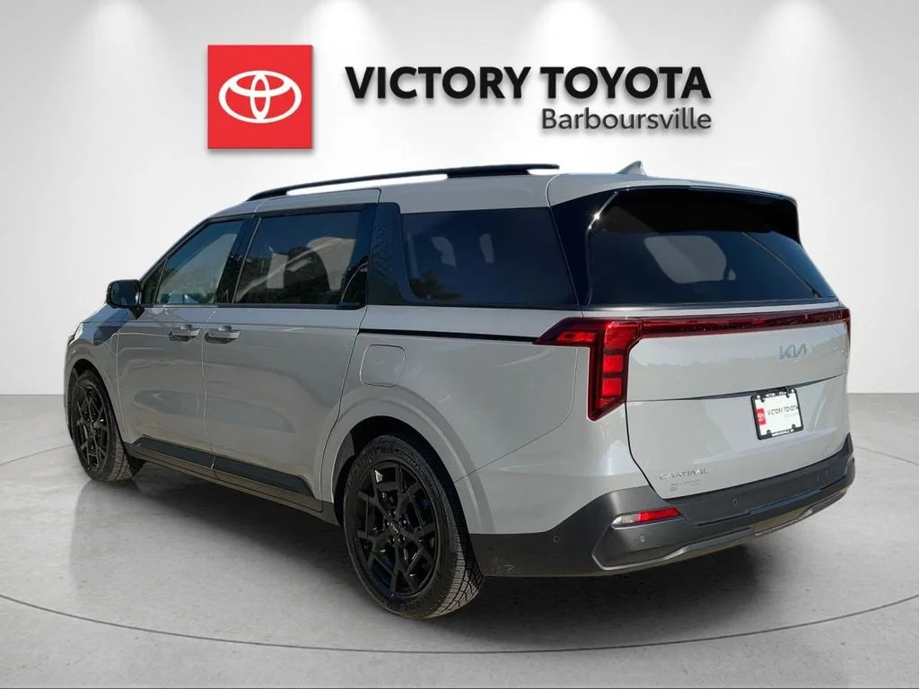 Used 2025 White Kia SX image 3