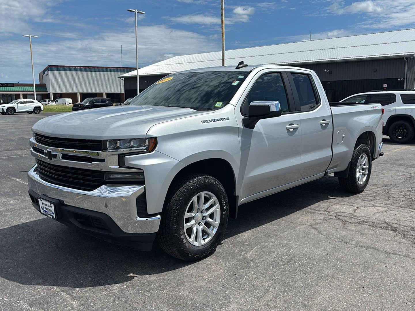 Used 2019 SILVER ICE METALLIC Chevrolet LT image 3