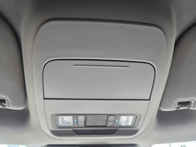 Used 2024 Oxford White Ford XLT image 20