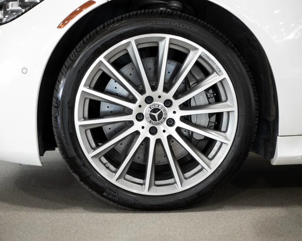 Certified Used 2023 White Mercedes-Benz S 580 image 4