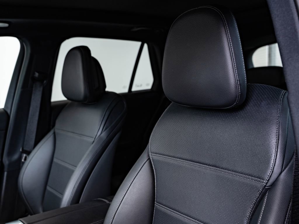 Certified Used 2025 Black Mercedes-Benz GLC 300 image 24